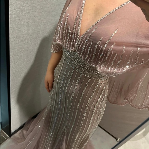 Beautiful lavendar dress 💖 - Picture 4 of 5